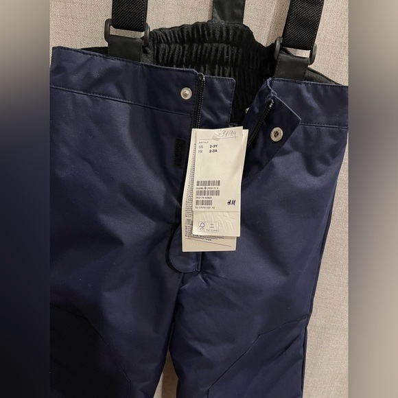SKI, SNOWBOARD, SNOW PLAY pants for winter fun. Navy blue w/silver stripe. 2-3 - Picture 5 of 7